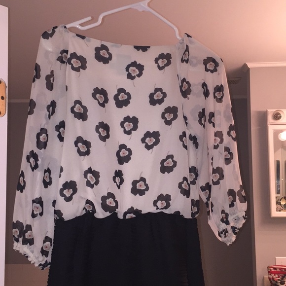 Classy, professional and polished dress - Picture 1 of 5